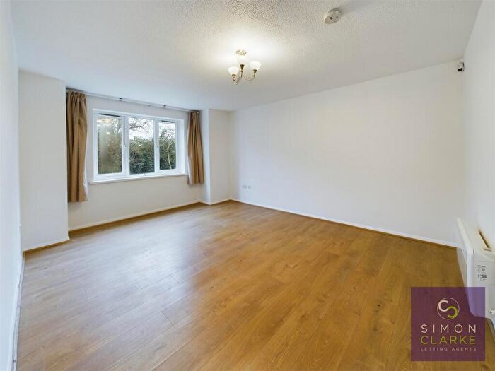 1 Bedroom Flat To Rent In New Ash Close, East Finchley, - With Study Room, N2