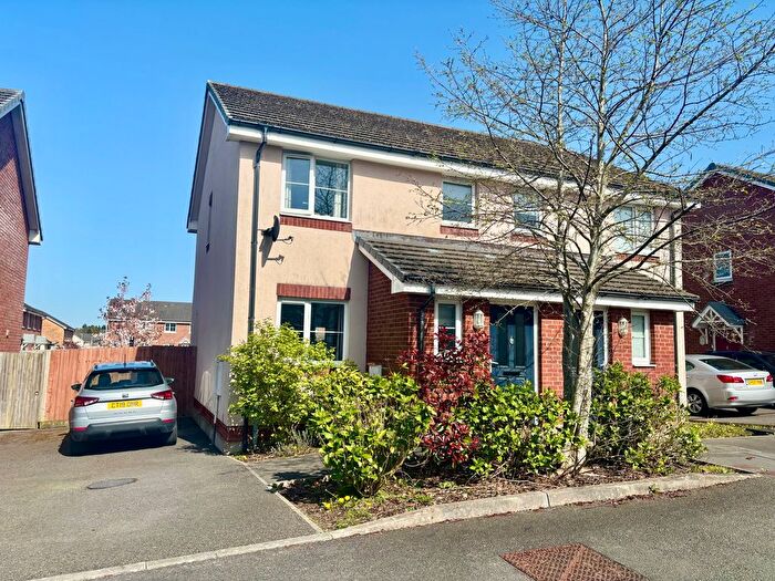 3 Bedroom Semi Detached House For Sale In Morris Drive, Pentrechwyth, Swansea, SA1