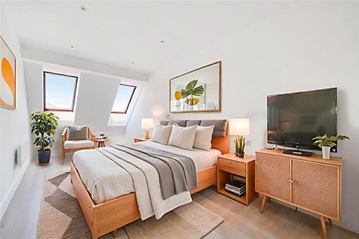 1 Bedroom Apartment For Sale In Peach Street, Wokingham, Berkshire, RG40