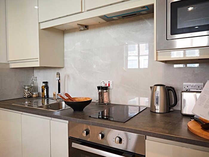 Apartment To Rent In Apt, The Headrow #, LS1
