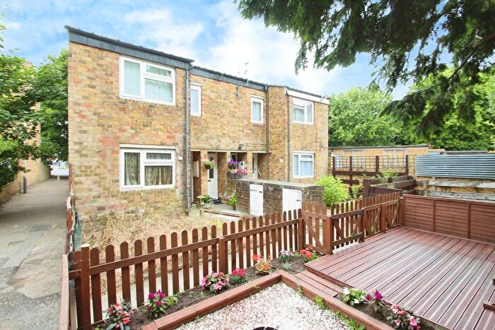 1 Bedroom Flat To Rent In St Clement Close, Uxbridge, UB8
