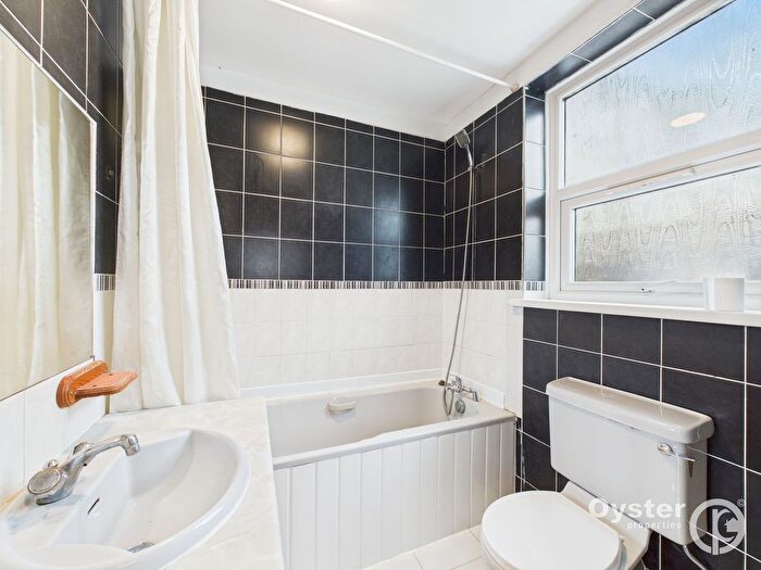4 Bedroom Semi-Detached House To Rent In Taunton Way, Stanmore, HA7