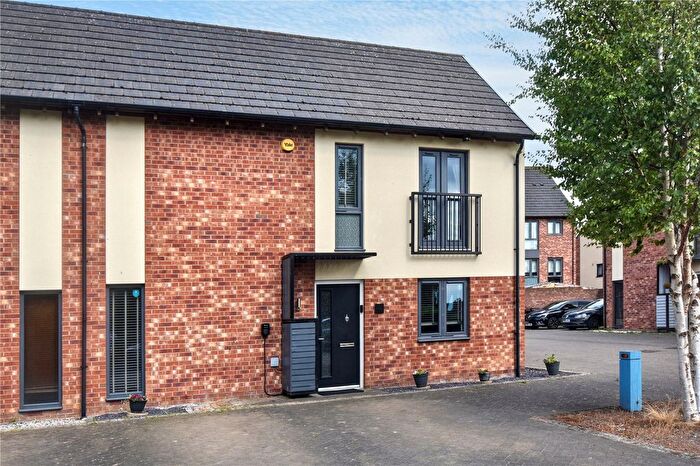 3 Bedroom Semi-Detached House For Sale In Lapwing Close, Allerton Bywater, Castleford, West Yorkshire, WF10