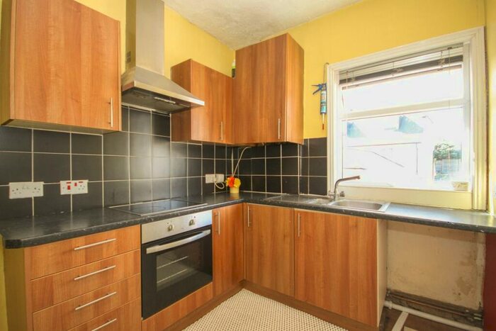 2 Bedroom Flat To Rent In High Street, Newington, ME9