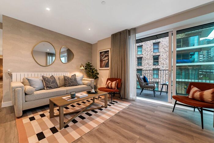 2 Bedroom Flat For Sale In Kidbrooke Park Road, London, SE3