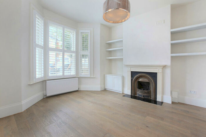 5 Bedroom Terraced House To Rent In Aliwal Road, Battersea, London, SW11