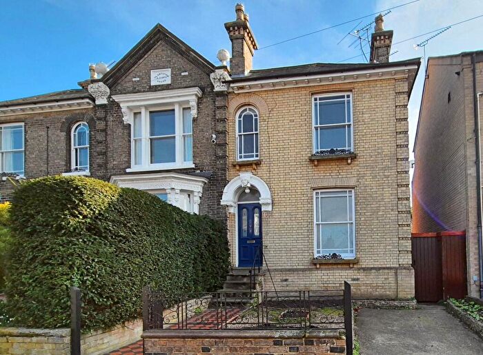 3 Bedroom Semi-Detached House For Sale In Burlington Road, Ipswich, IP1