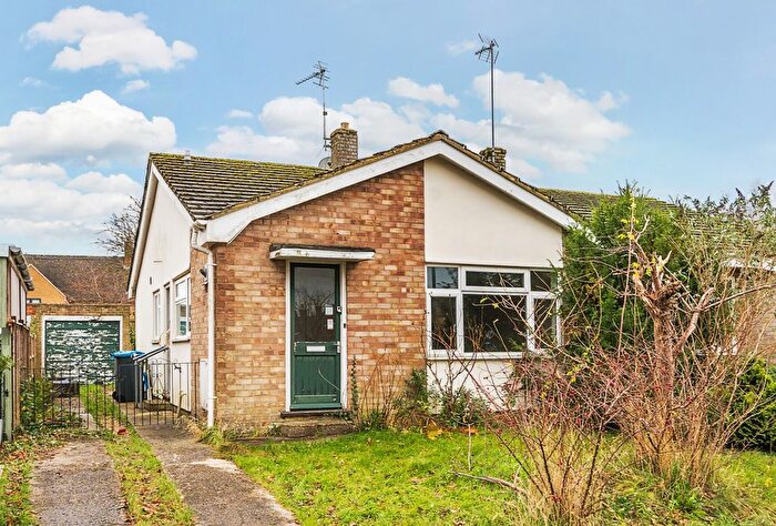 2 Bedroom Bungalow For Sale In Wychwood Close, Milton-Under-Wychwood, Chipping Norton, Oxfordshire, OX7