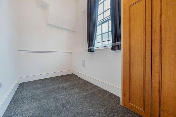 2 Bedroom Flat To Rent In Kings Street, Maidstone, ME14