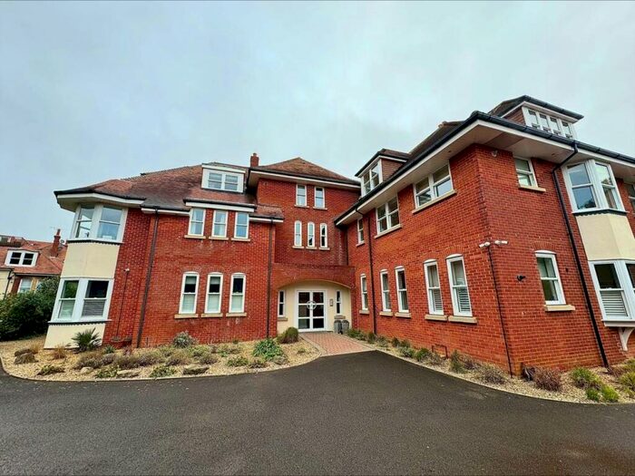 2 Bedroom Flat To Rent In Milner Road, , Bournemouth, BH4