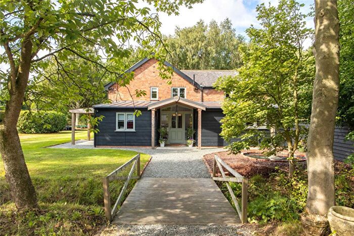 4 Bedroom Equestrian Property For Sale In Blamire Lane, Everingham, York, East Yorkshire, YO42