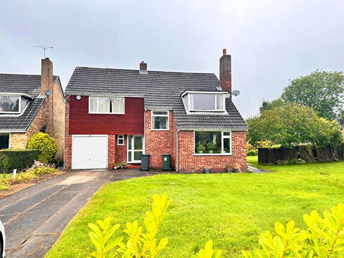4 Bedroom Detached House To Rent In West Dene, Alwoodley, Leeds, LS17