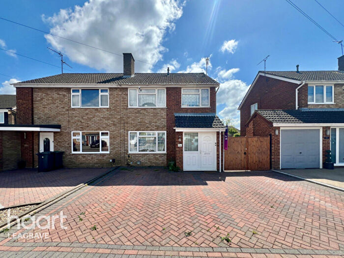 3 Bedroom Semi-Detached House For Sale In Galston Road, Luton, LU3