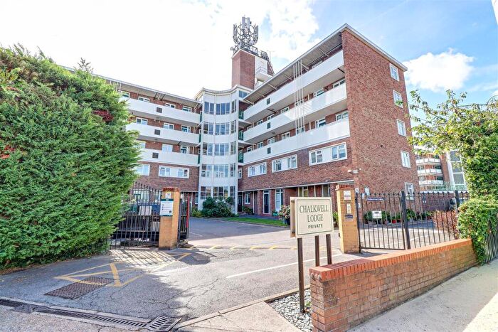 2 Bedroom Flat For Sale In London Road, Westcliff-on-Sea, SS0