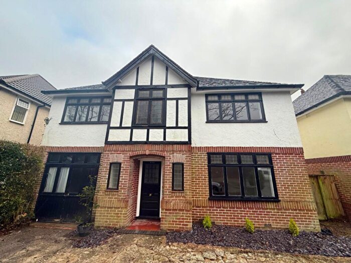 4 Bedroom Detached House To Rent In Winchester Road, Southampton, Hampshire, SO16