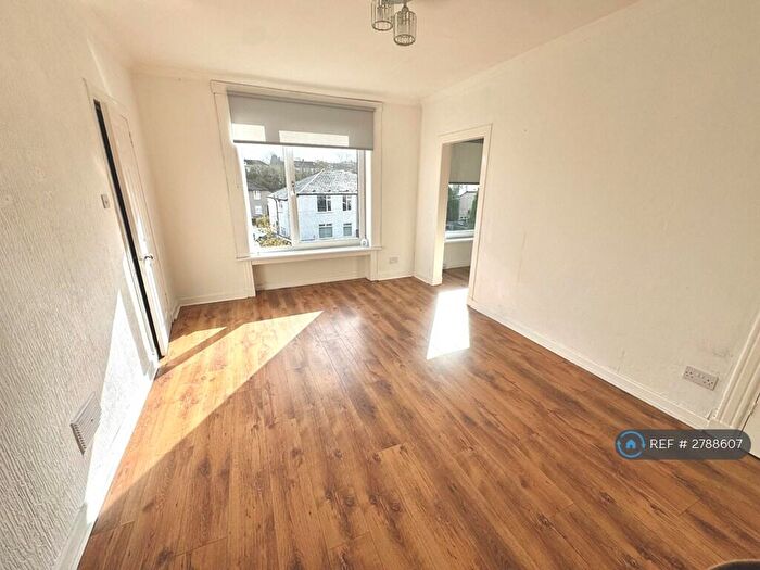 3 Bedroom Flat To Rent In Kingsbridge Crescent, Glasgow, G44