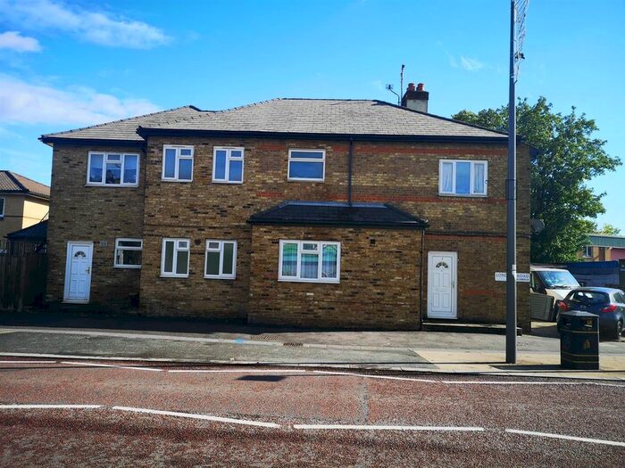1 Bedroom Flat To Rent In London Road, Hackbridge, Wallington, SM6