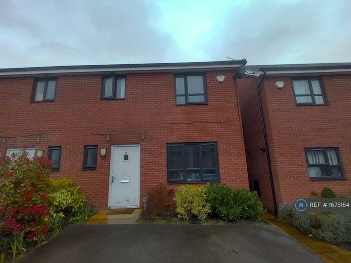 3 Bedroom Semi-Detached House To Rent In Bugle Close, Salford, M7