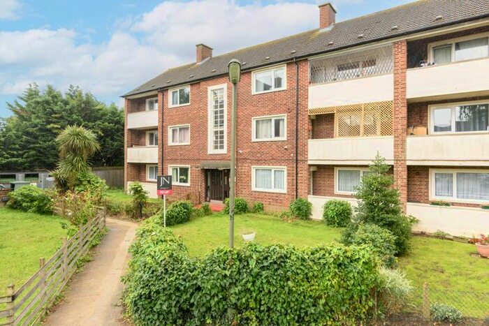 2 Bedroom Flat To Rent In Nelson Close, Walton-On-Thames, KT12