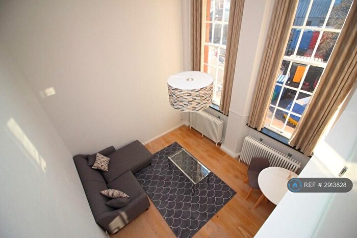 1 Bedroom Flat To Rent In Mcdonald Road, Edinburgh, EH7