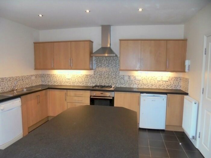 5 Bedroom Semi-Detached House To Rent In Albany Road, Woodhall Spa, LN10