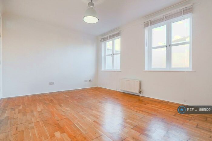 1 Bedroom Flat To Rent In Cavell Court, London, N19