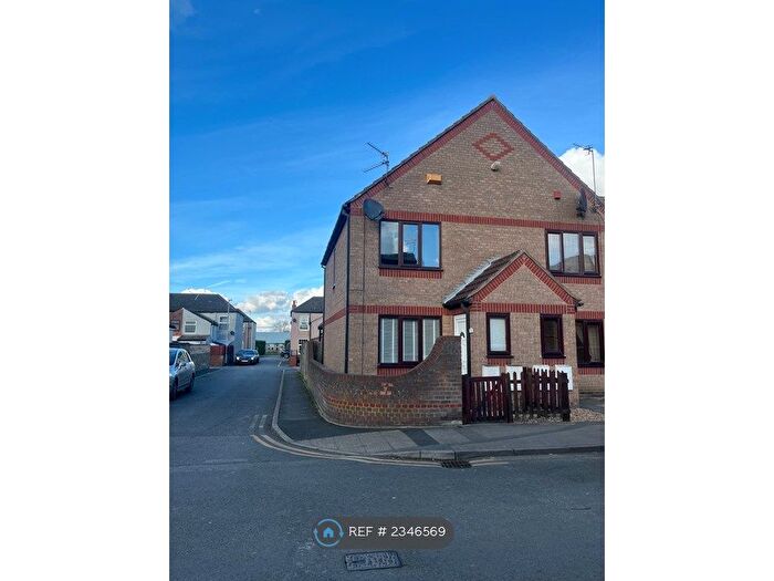 2 Bedroom Semi-Detached House To Rent In Fifth Avenue, Goole, DN14