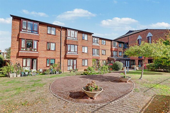 1 Bedroom Flat For Sale In Broadwater Street East, Broadwater, Worthing, BN14
