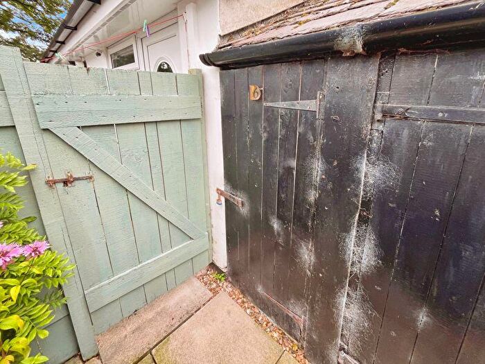 2 Bedroom Cottage For Sale In St. Johns Road, Lostock, BL6