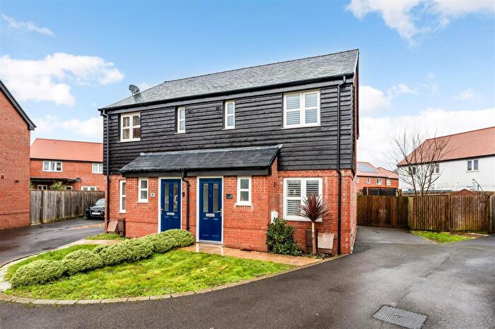 2 Bedroom Semi Detached House For Sale In Little Green, Denmead, PO7