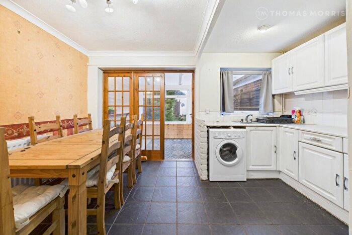 3 Bedroom Terraced House For Sale In Osprey Road, Biggleswade, Bedfordshire, SG18 - Photo 7