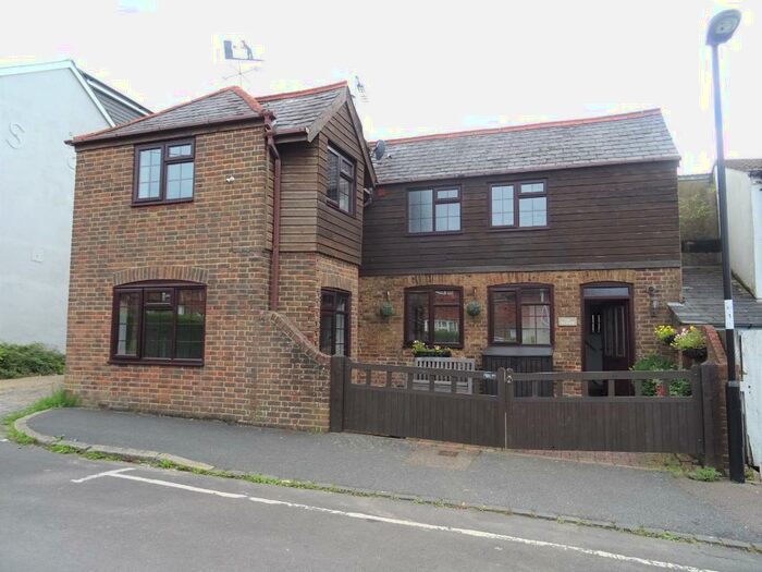 3 Bedroom Detached House To Rent In Livingstone Road, Burgess Hill, RH15