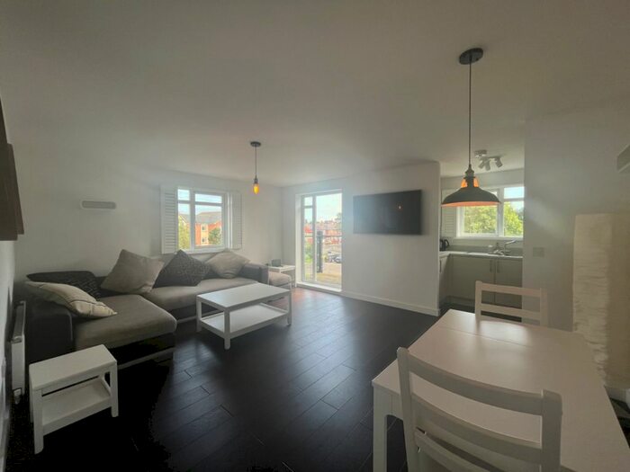 2 Bedroom Flat To Rent In Redwood Avenue, South Shields, NE34