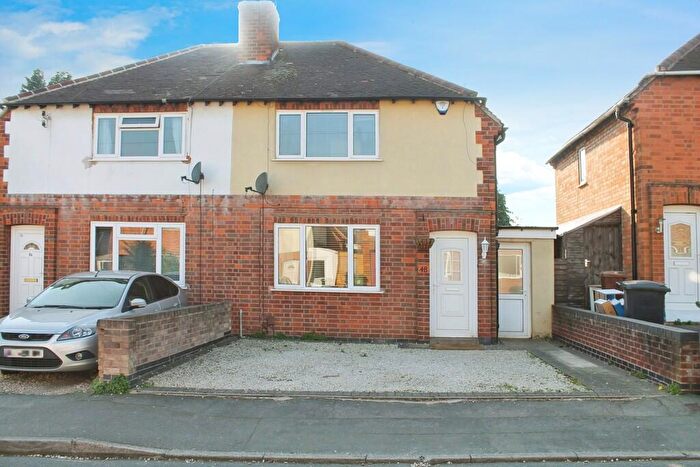 3 Bedroom Semi-Detached House For Sale In Stonehill Avenue, Leicester, LE4