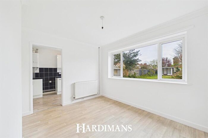 3 Bedroom Semi-Detached House For Sale In All Saints Road, Lowestoft, NR33