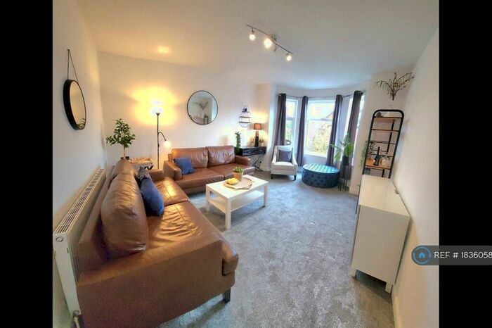 3 Bedroom Flat To Rent In Hartington Road, Manchester, M21