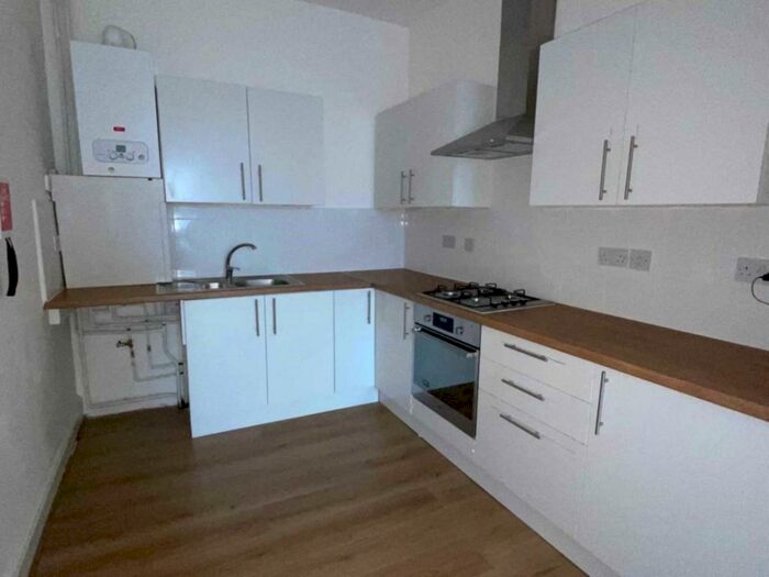 3 Bedroom Flat To Rent In Lawrence Road, Wavertree, L15
