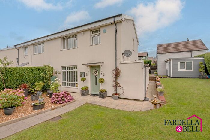 3 Bedroom Semi-Detached House For Sale In Cromer Grove, Burnley, BB10
