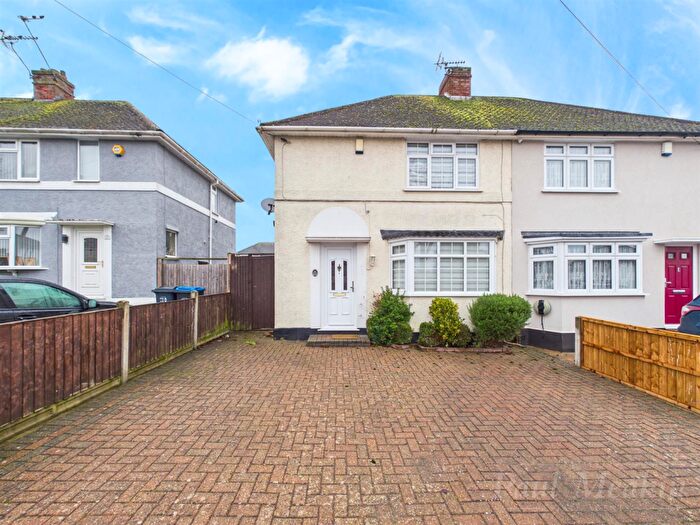 3 Bedroom House For Sale In Montacute Road, New Addington, Croydon, CR0