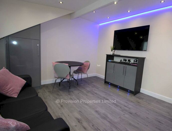 2 Bedroom Apartment To Rent In Hyde Park Road, Leeds, LS6