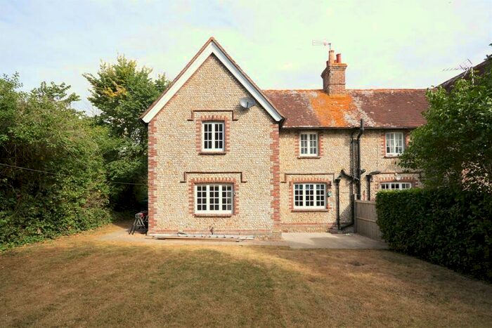 3 Bedroom Semi-Detached House To Rent In Midhurst Road, Lavant, PO18