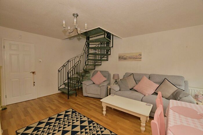 2 Bedroom Detached House For Sale In Manorfield, Ashford, Kent, TN23