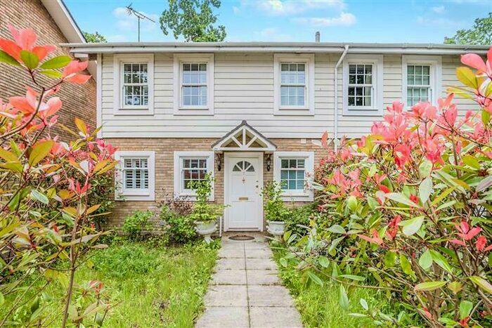 3 Bedroom Property To Rent In Colwell Road, Haywards Heath, RH16