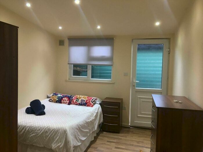 Studio To Rent In Chatsworth Road, NW2
