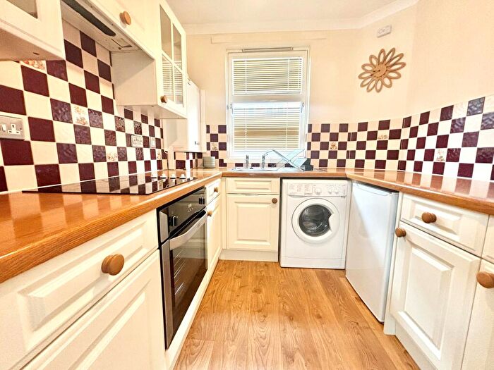 1 Bedroom Flat To Rent In Eastwood Avenue, Shawlands, G41