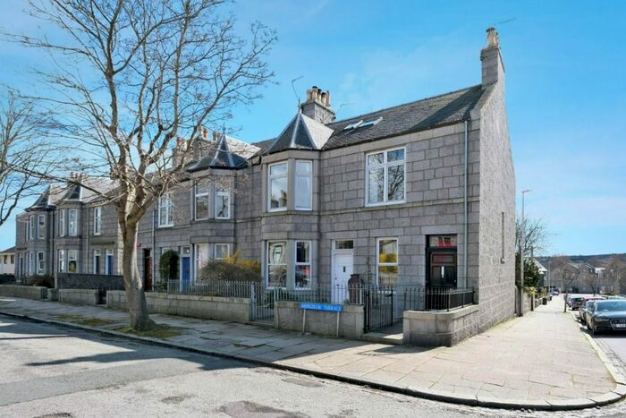 3 Bedroom Flat To Rent In Abergeldie Terrace, Holburn, Aberdeen, AB10