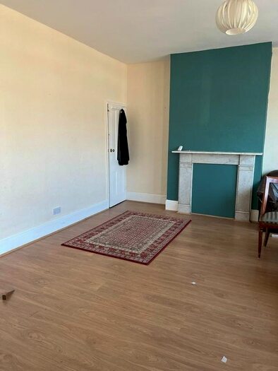 3 Bedroom Flat To Rent In Baronet Road, London N17