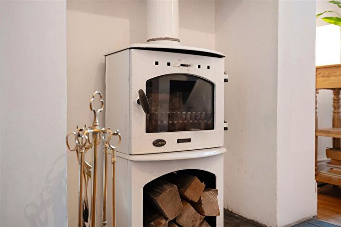 2 Bedroom Terraced House For Sale In Bourne Avenue, Windsor, SL4