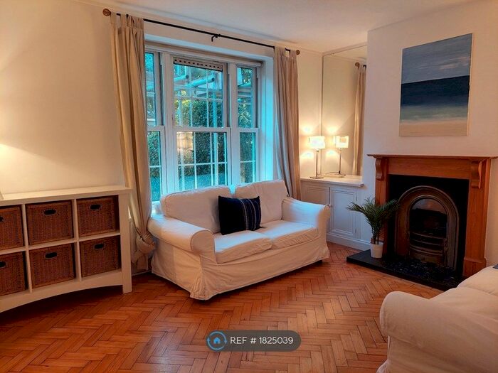 2 Bedroom Flat To Rent In Henry Jackson Road, Putney, SW15