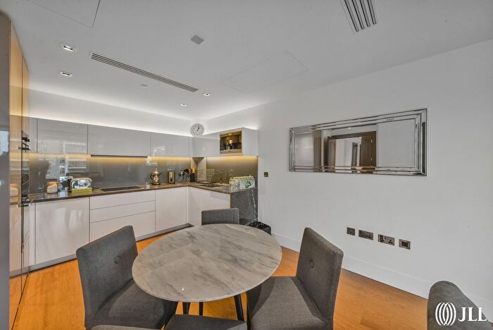 3 Bedroom Flat To Rent In Radnor Terrace, London, W14